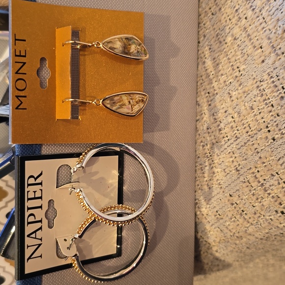 NAPIER/MONET FASHION JEWELRY GOLDTONE DANGLE & SILVERTONE HOOPS EARRINGS BUNDLE - Picture 2 of 11